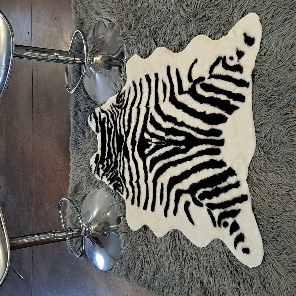 SEXY ZEBRA RUG - Picture 6 of 8